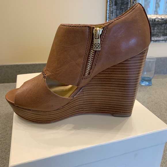 Sandals - Picture 4 of 5